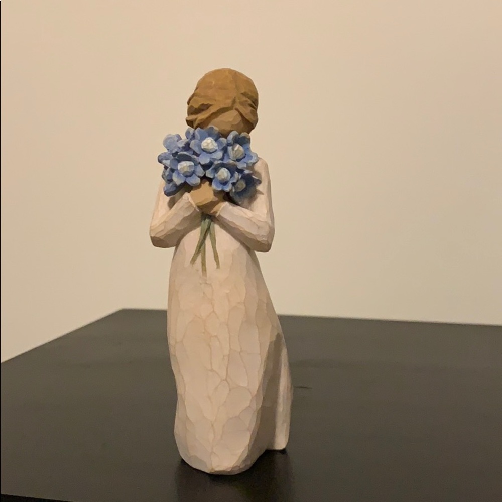 Willow Tree Forget Me Not figurine 🌸